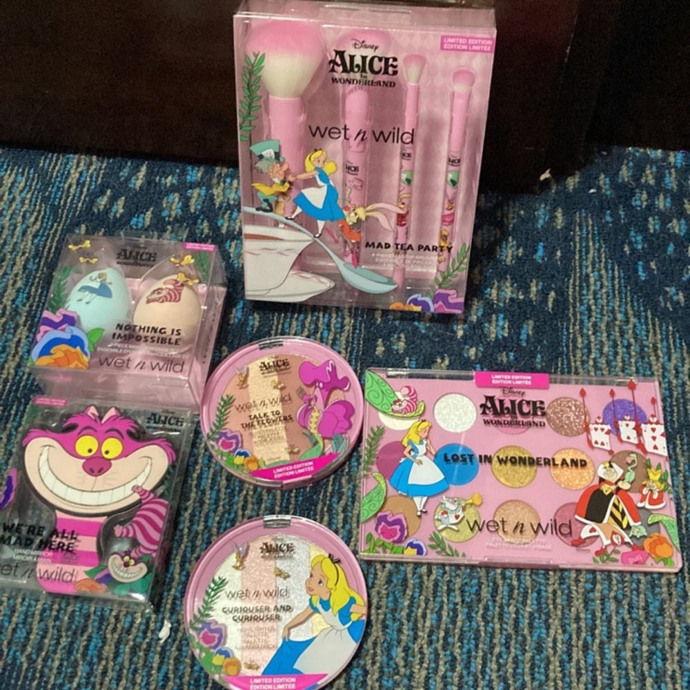 Wet N Wild x Alice In Wonderland Makeup Bundle